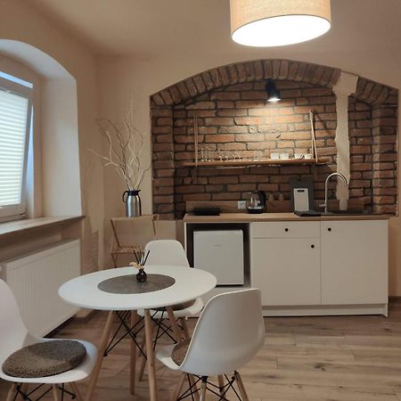 Apartamenty I Pokoje Goscinne "Wacus" Srebrna Góra Exteriör bild