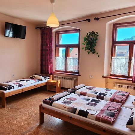 Apartamenty I Pokoje Goscinne "Wacus" Srebrna Góra Exteriör bild