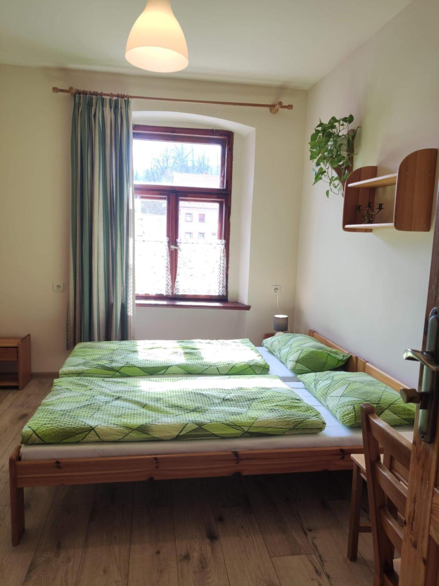 Apartamenty I Pokoje Goscinne "Wacus" Srebrna Góra Exteriör bild