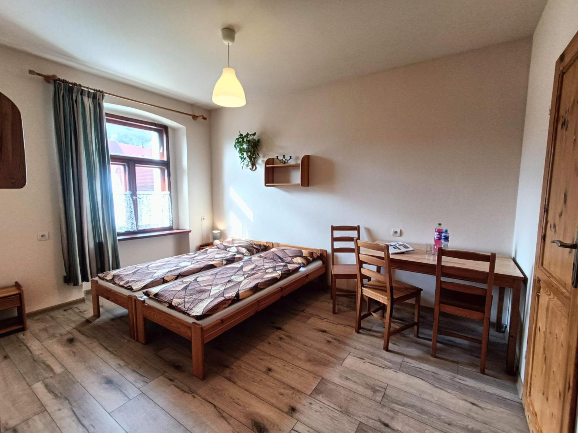 Apartamenty I Pokoje Goscinne "Wacus" Srebrna Góra Exteriör bild