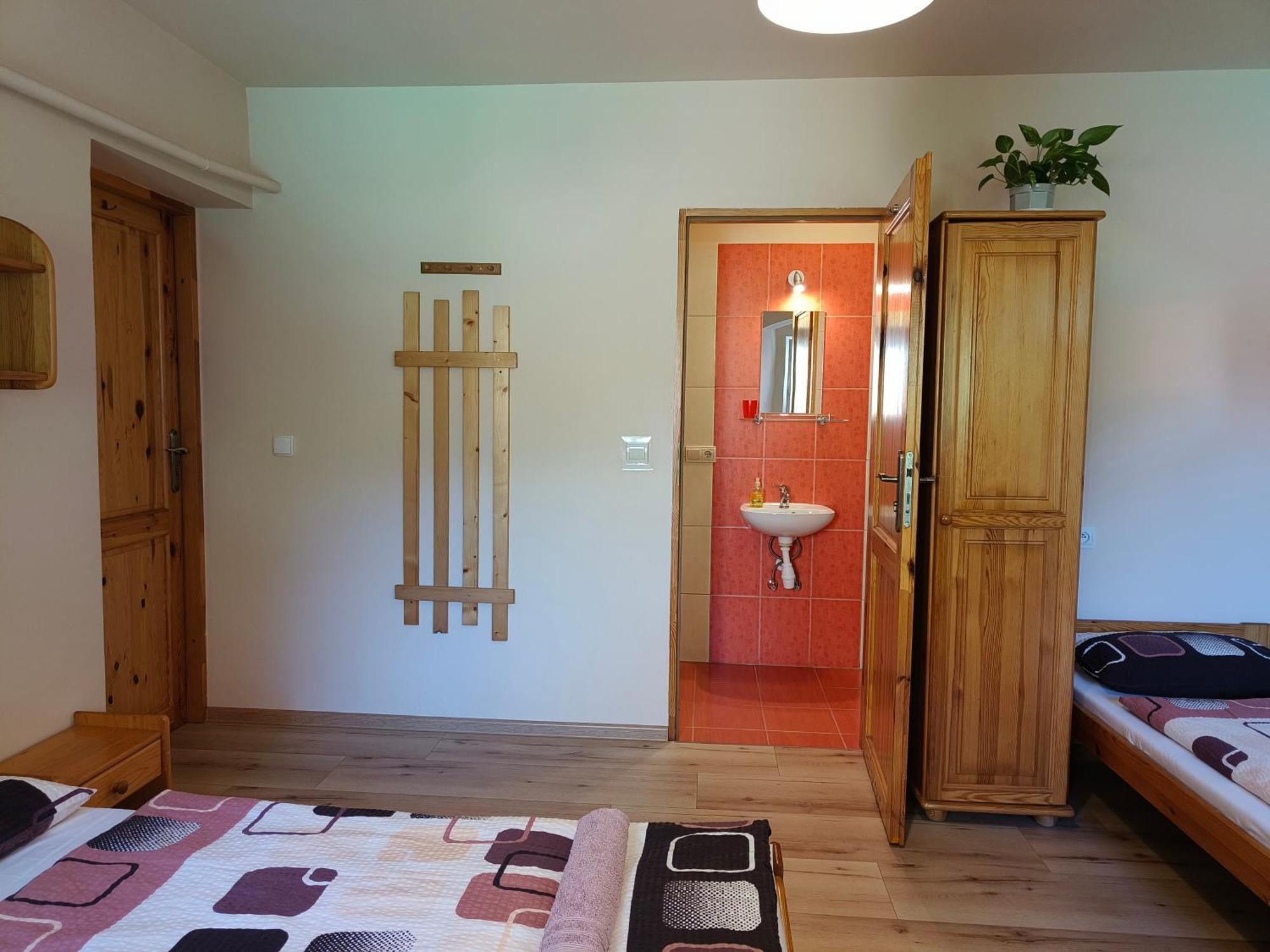 Apartamenty I Pokoje Goscinne "Wacus" Srebrna Góra Exteriör bild