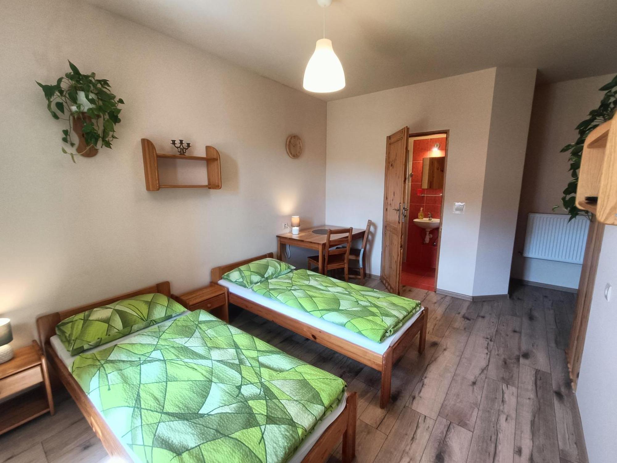 Apartamenty I Pokoje Goscinne "Wacus" Srebrna Góra Exteriör bild