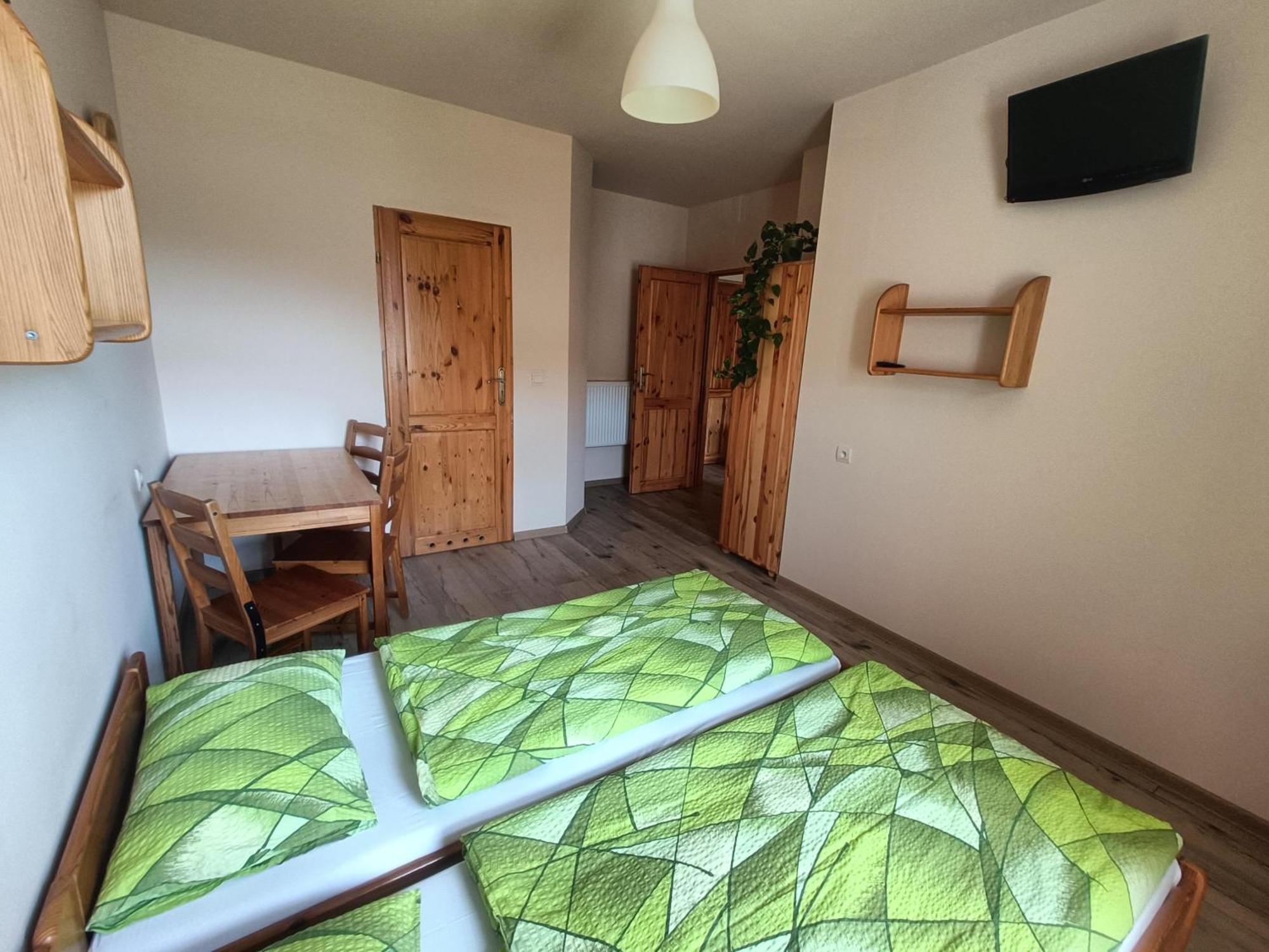 Apartamenty I Pokoje Goscinne "Wacus" Srebrna Góra Exteriör bild