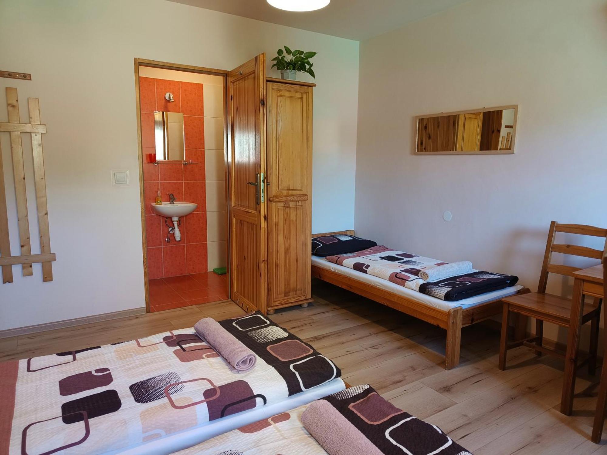 Apartamenty I Pokoje Goscinne "Wacus" Srebrna Góra Exteriör bild