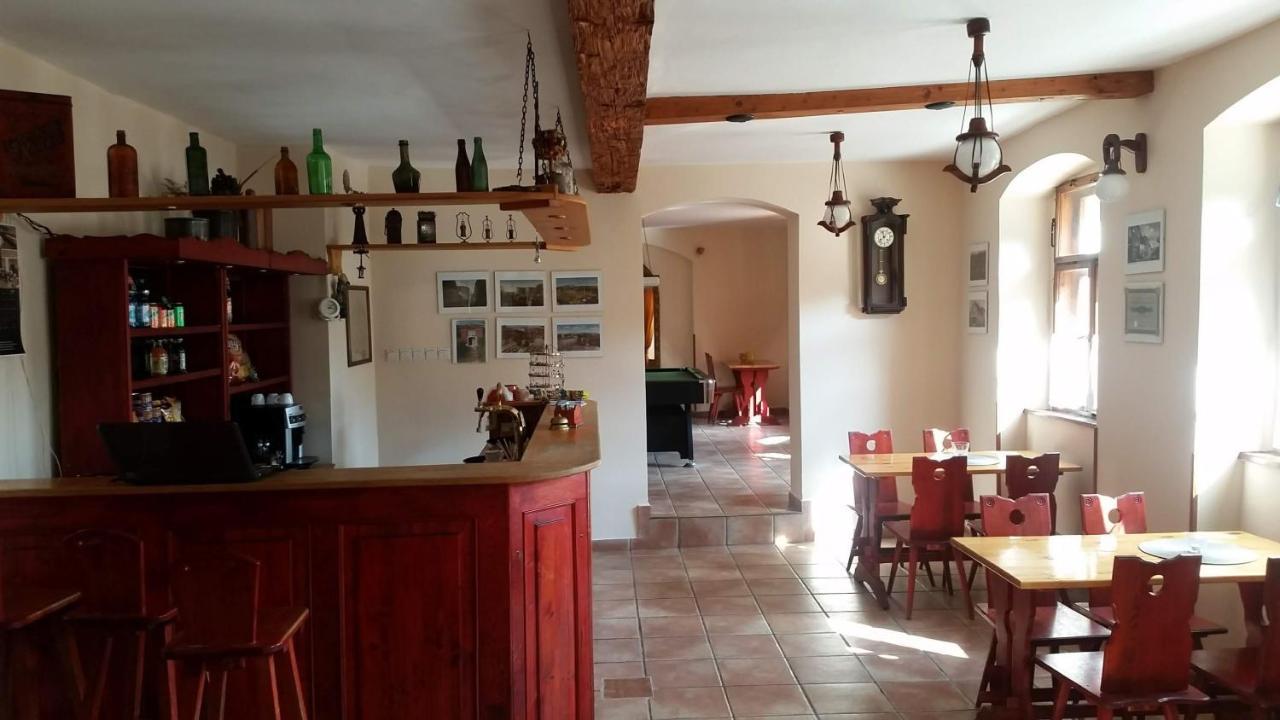 Apartamenty I Pokoje Goscinne "Wacus" Srebrna Góra Exteriör bild